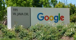 Google si začal vymýšlet titulky. Umělá inteligence přepisuje články a vytváří lživé zprávy