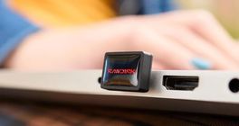 Nejmenší flash disk s terabajtem pojme víc než nejdražší iPhone 17