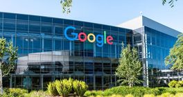 Google zavádí zásadní reorganizaci: Vzniká nová divize „Platformy a zařízení“
