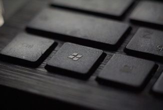 Na jedné straně propouštění. Na té druhé si generální ředitel Microsoftu polepšil o 63 %