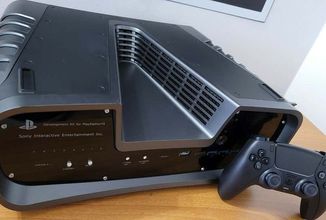 Vývojová verze PlayStationu 5 ze všech úhlů