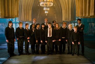 HP-F5-order-of-the-phoenix-group-shot-dumbledores-army-room-of-requirement-web-landscape.jpg
