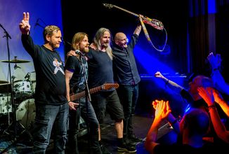 Fastloaders v Praze: retro hudba z Commodoru a Amigy jako živý rockový koncert