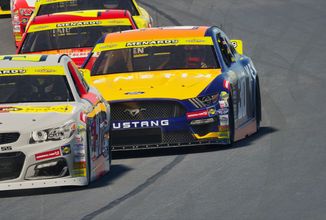 NASCAR 25 dorazil na PC. iRacing láká na realistickou kariéru a čtyři závodní série