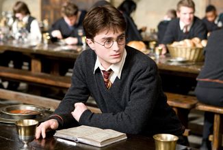 hp-f6-harry-at-great-hall-table-web-fact-file-image.jpg