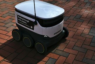 DORUČOVACÍ ROBOT.jpg