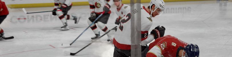 NHL 27 znetvořilo Pastrňáka a další hvězdy. EA použila AI ke klonování hlasu komentátora