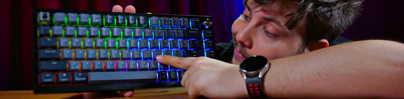 Corsair K65 Plus Wireless je malá, ale dosti šikovná klávesnice