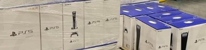 Sony se připravuje na Vánoce. Do Londýna poslala tři letadla s PS5