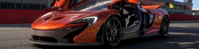 Forza Motorsport je zase o něco lepší a na obsah bohatší