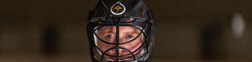 Český hokejový brankář Frodl nastoupí v masce Ghost of Yōtei, kterou po utkání vydraží