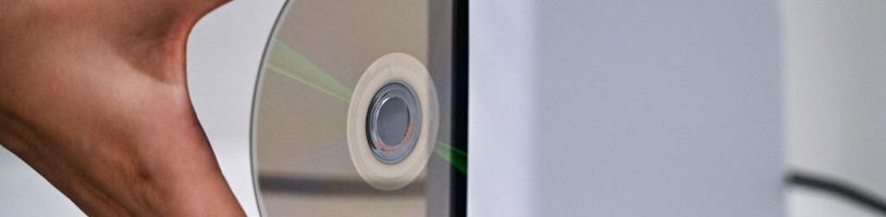Konec disků naštval herní průmysl. Sony schytává kritiku ze všech stran