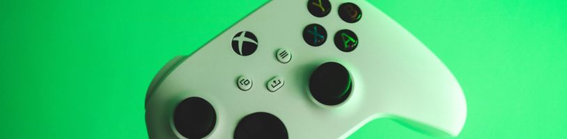 Xbox hlásí mírný růst díky Game Passu, ale prodeje konzolí klesají o téměř třetinu