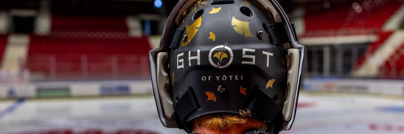 Český hokejový brankář Frodl nastoupí v masce Ghost of Yōtei, kterou po utkání vydraží