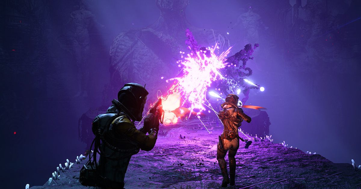 Comparison between PC and PS5 versions of Returnal shooter
