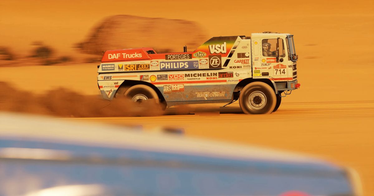 Dakar Desert Rally showcases vintage cars